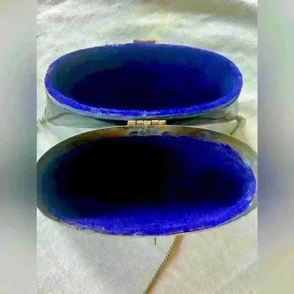 Vintage clutch gold and black purple velvet interior. Rare. Chain handle 18” - Picture 9 of 14